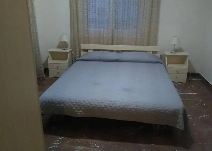 Alexandros Studios & Chania (Crete)