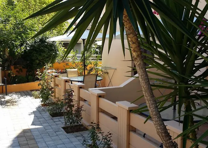 Alexandros Studios & Chania (Crete)